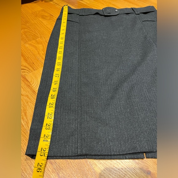 Benetton skirt, Size 6 (European Size 36) - Picture 5 of 9